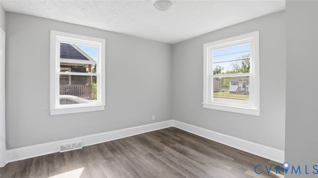3402 Boston St, Hopewell, VA 23860