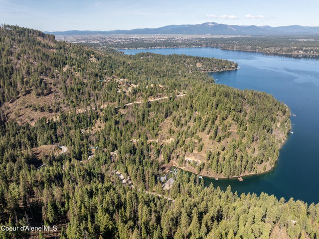 8563 N Rhapsody Ln, Hayden, ID 83835
