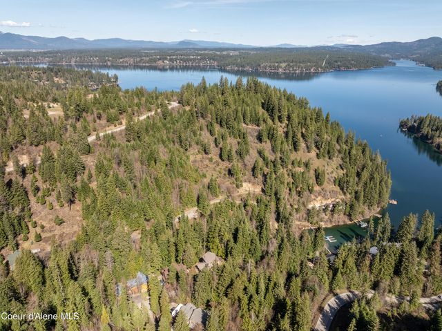 8563 N Rhapsody Ln, Hayden, ID 83835