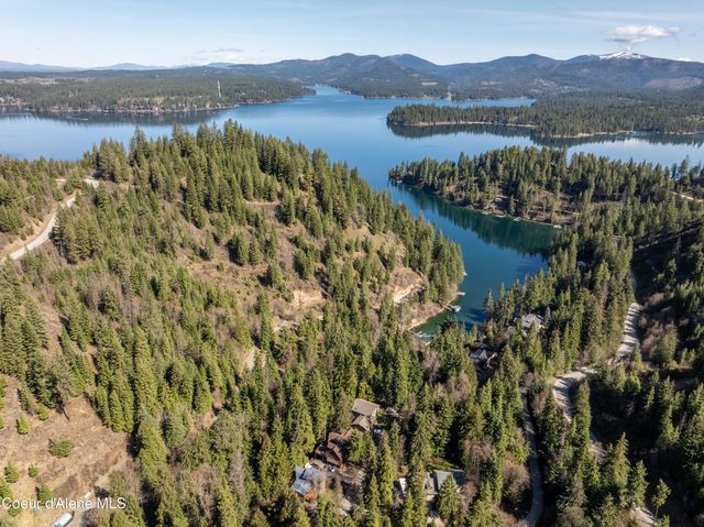 8563 N Rhapsody Ln, Hayden, ID 83835