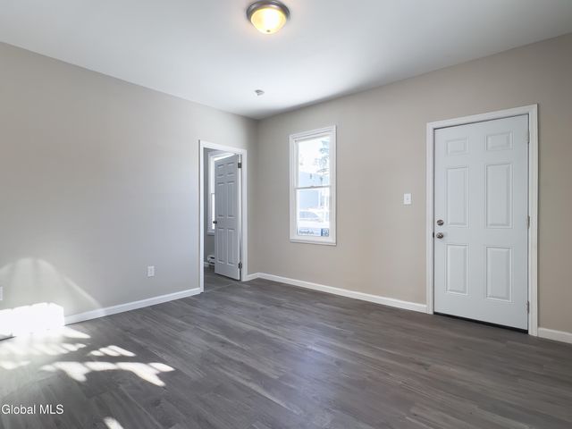 461 7th Avenue 461, Troy, NY 12182