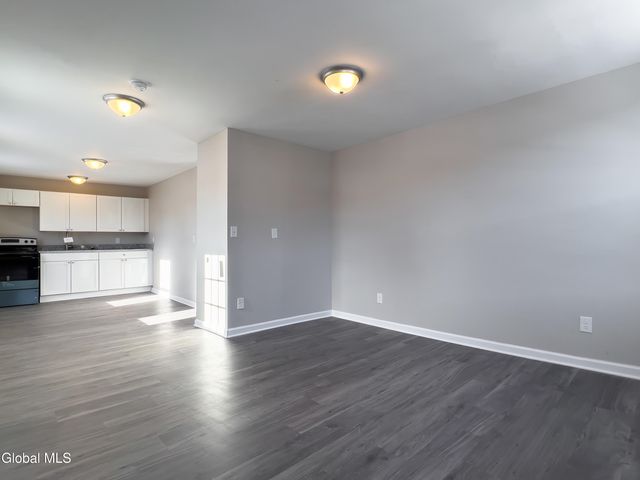 461 7th Avenue 461, Troy, NY 12182