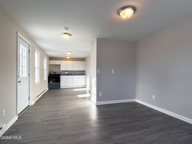 461 7th Avenue 461, Troy, NY 12182