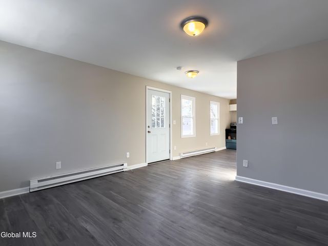 461 7th Avenue 461, Troy, NY 12182