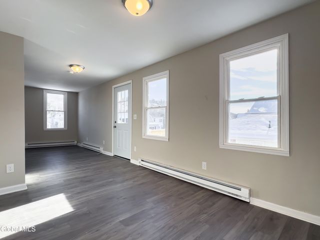 461 7th Avenue 461, Troy, NY 12182