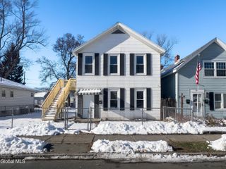 461 7th Avenue 461, Troy, NY 12182