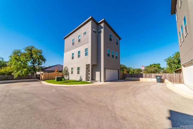 1618 W Lawndale Dr Unit 11, San Antonio, TX 78209