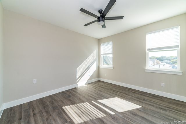 1618 W Lawndale Dr Unit 11, San Antonio, TX 78209