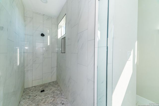 1618 W Lawndale Dr Unit 11, San Antonio, TX 78209