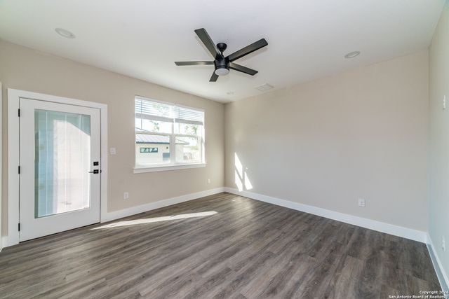 1618 W Lawndale Dr Unit 11, San Antonio, TX 78209