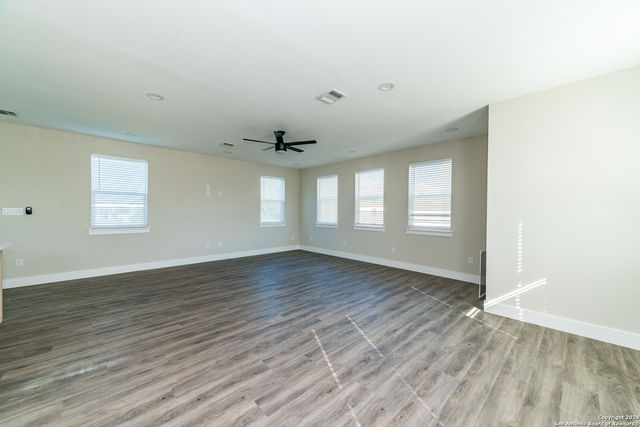 1618 W Lawndale Dr Unit 11, San Antonio, TX 78209