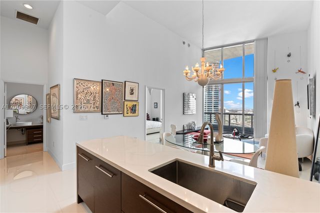 465 Brickell Ave 4106, Miami, FL 33131