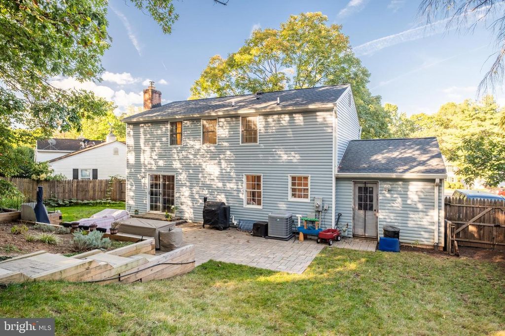 5055 KENERSON DR, Fairfax, VA 22032