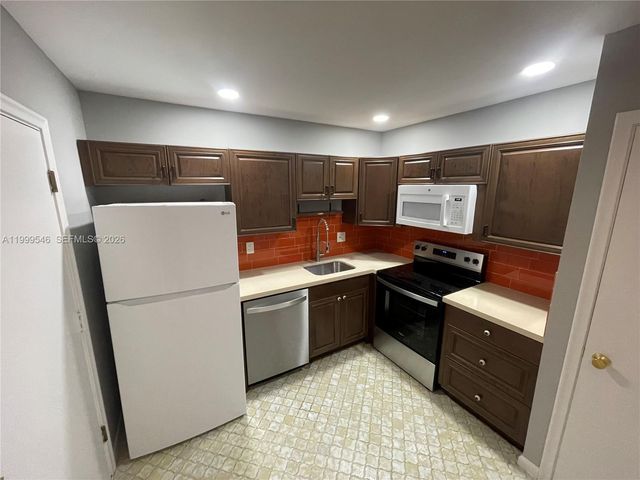 4751 NW 21st Street 611, Lauderhill, FL 33313