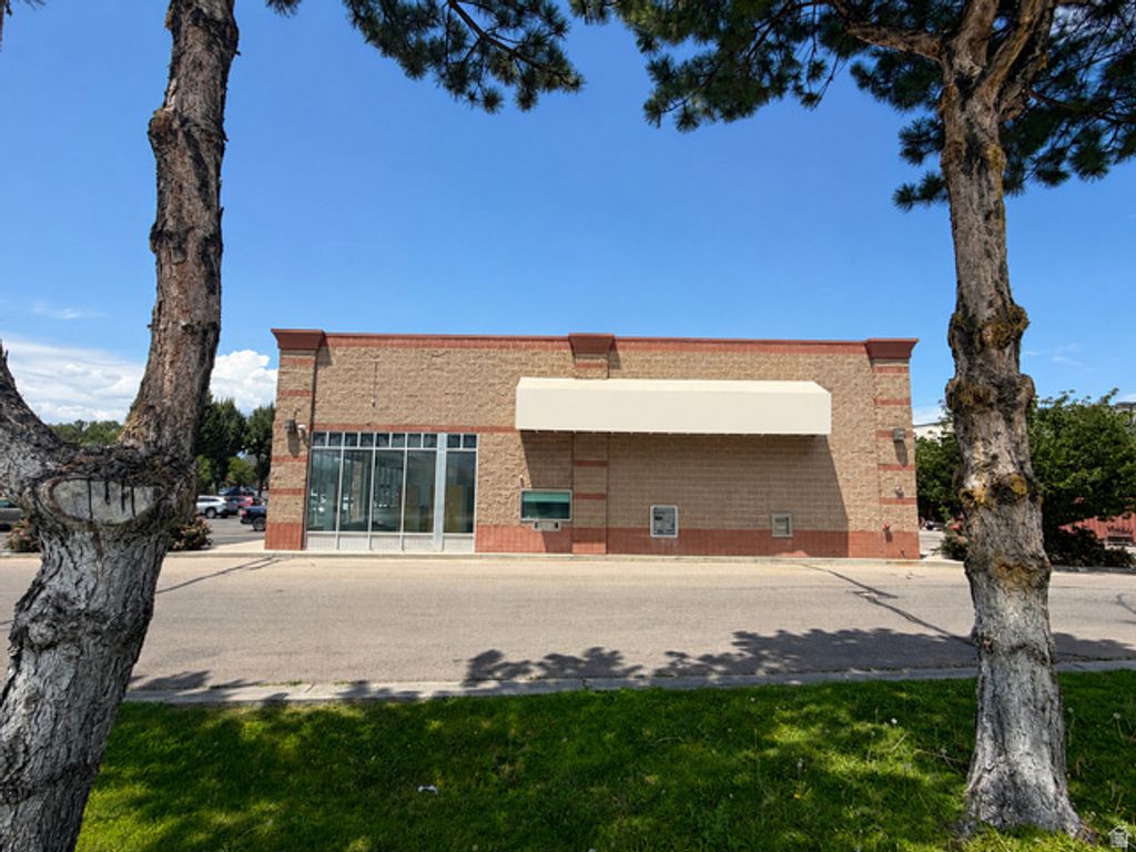 1066 W SOUTH JORDAN PKWY, South Jordan, UT 84095 — photo 3