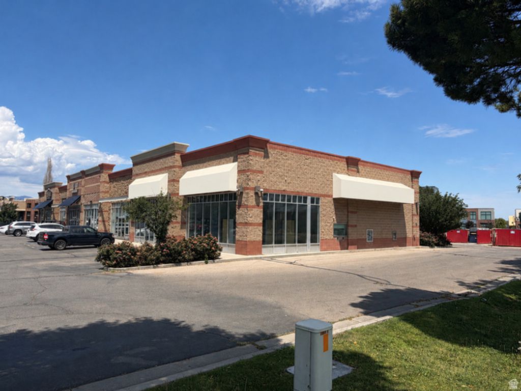1066 W SOUTH JORDAN PKWY, South Jordan, UT 84095 — photo 4