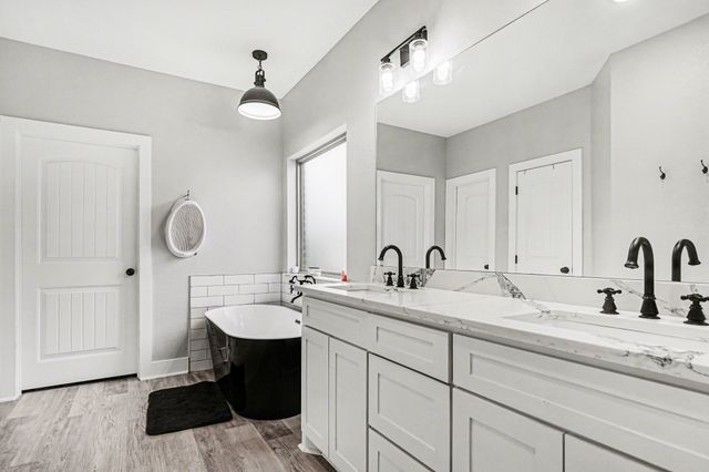 2313 Camryn Street, Mabank, TX 75147