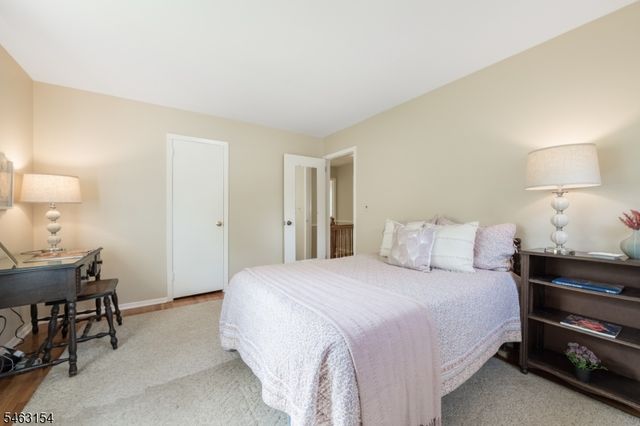 43 Chaucer Dr, Berkeley Heights Twp., NJ 07922