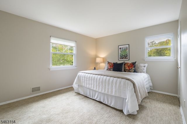 43 Chaucer Dr, Berkeley Heights Twp., NJ 07922