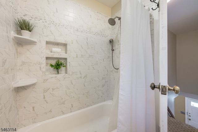 43 Chaucer Dr, Berkeley Heights Twp., NJ 07922