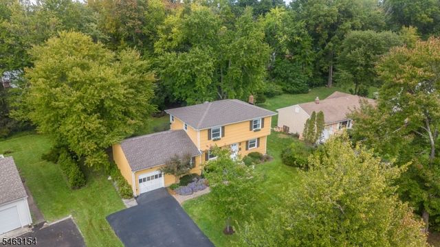 43 Chaucer Dr, Berkeley Heights Twp., NJ 07922