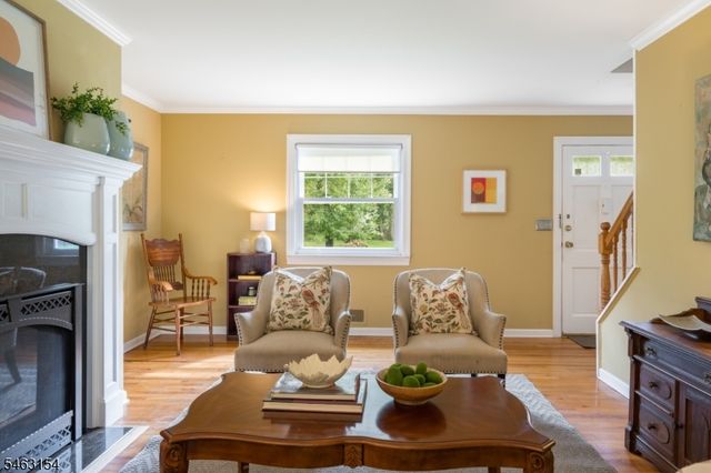 43 Chaucer Dr, Berkeley Heights Twp., NJ 07922