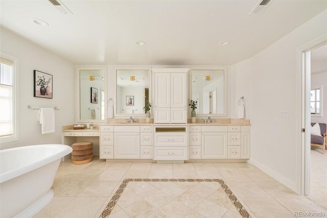 850 S St Paul Street, Denver, CO 80209