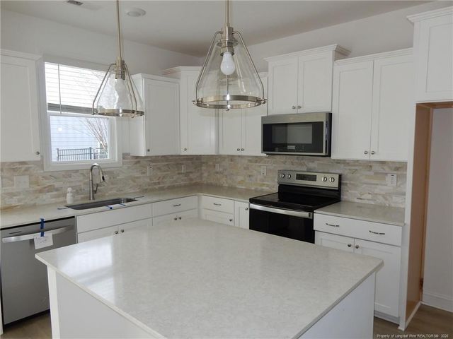 44 Glenwood Court, Spring Lake, NC 28390