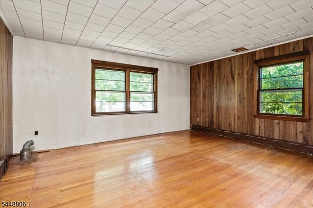 53 Kemah Mecca Lake Rd, Hampton Twp., NJ 07860