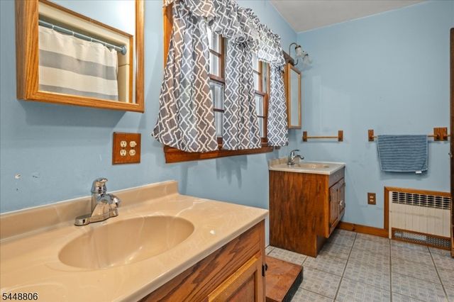 53 Kemah Mecca Lake Rd, Hampton Twp., NJ 07860