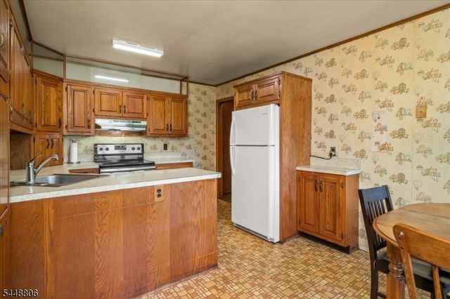 53 Kemah Mecca Lake Rd, Hampton Twp., NJ 07860