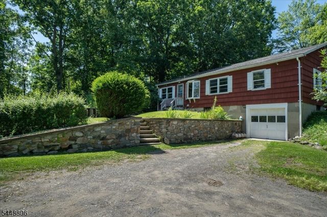 53 Kemah Mecca Lake Rd, Hampton Twp., NJ 07860