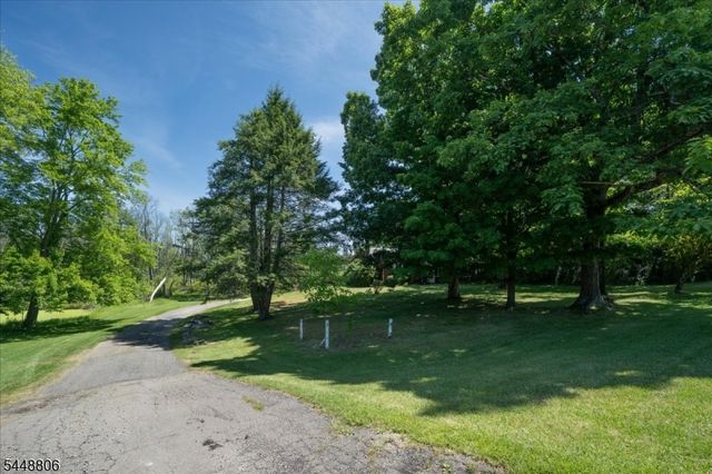 53 Kemah Mecca Lake Rd, Hampton Twp., NJ 07860
