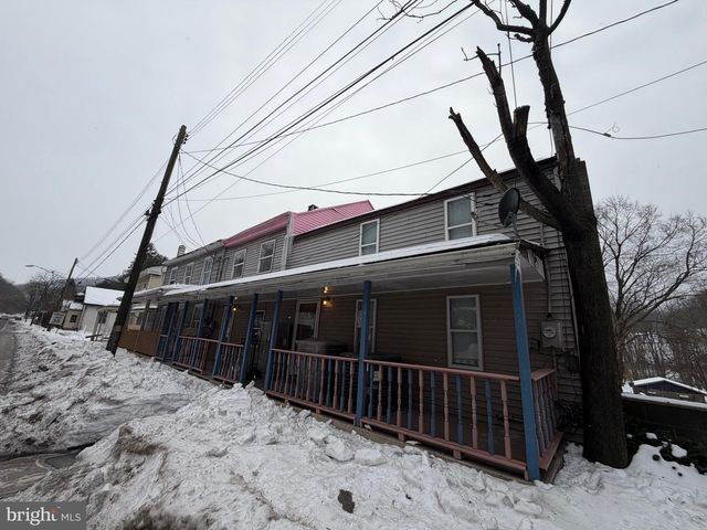 141-143 CENTRE ST, Port Clinton, PA 19549