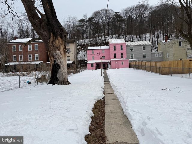 141-143 CENTRE ST, Port Clinton, PA 19549