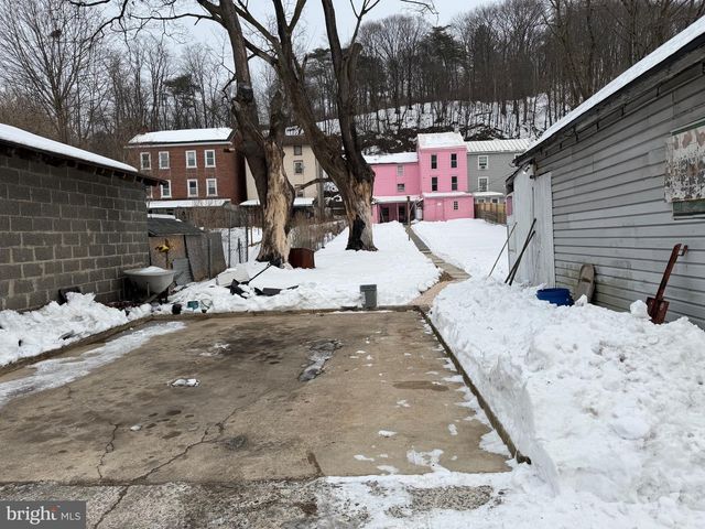 141-143 CENTRE ST, Port Clinton, PA 19549