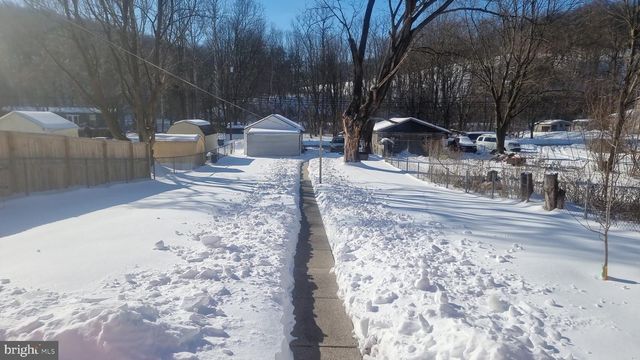 141-143 CENTRE ST, Port Clinton, PA 19549