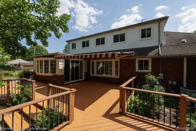 1416 N Renaud Road, Grosse Pointe Woods, MI 48236