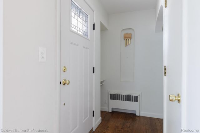 1416 N Renaud Road, Grosse Pointe Woods, MI 48236