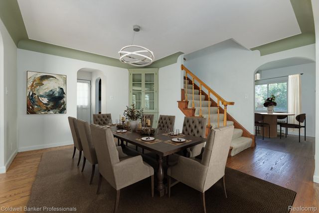 1416 N Renaud Road, Grosse Pointe Woods, MI 48236