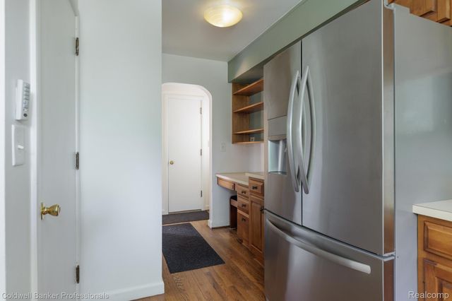 1416 N Renaud Road, Grosse Pointe Woods, MI 48236