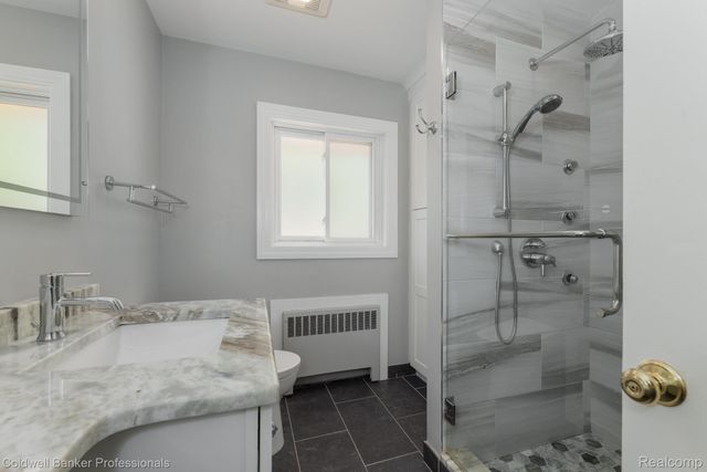 1416 N Renaud Road, Grosse Pointe Woods, MI 48236