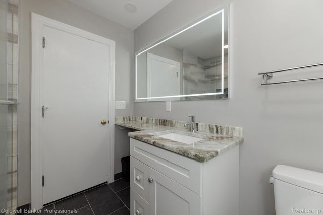 1416 N Renaud Road, Grosse Pointe Woods, MI 48236