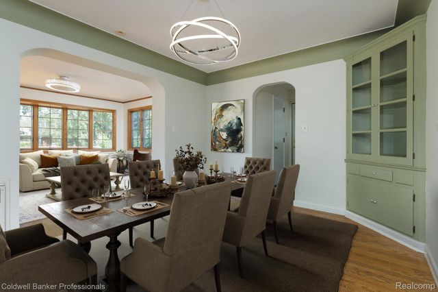 1416 N Renaud Road, Grosse Pointe Woods, MI 48236