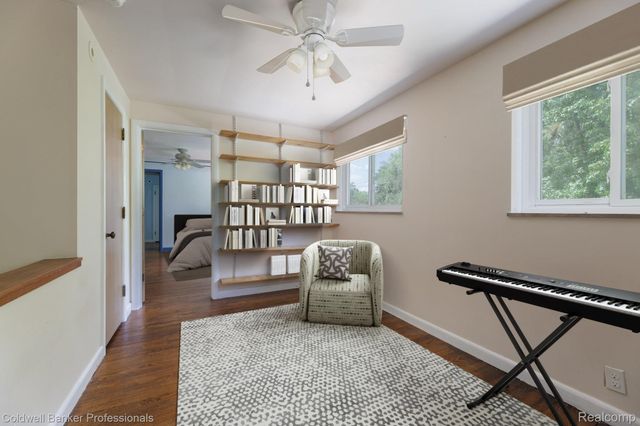 1416 N Renaud Road, Grosse Pointe Woods, MI 48236