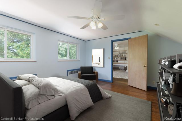 1416 N Renaud Road, Grosse Pointe Woods, MI 48236