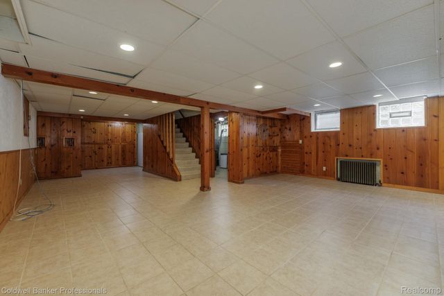 1416 N Renaud Road, Grosse Pointe Woods, MI 48236
