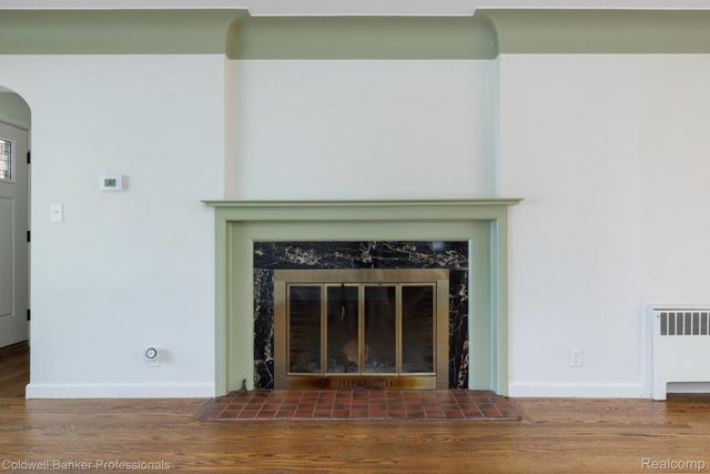 1416 N Renaud Road, Grosse Pointe Woods, MI 48236