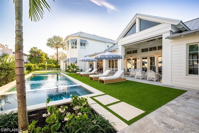 266 15TH AVE S, Naples, FL 34102