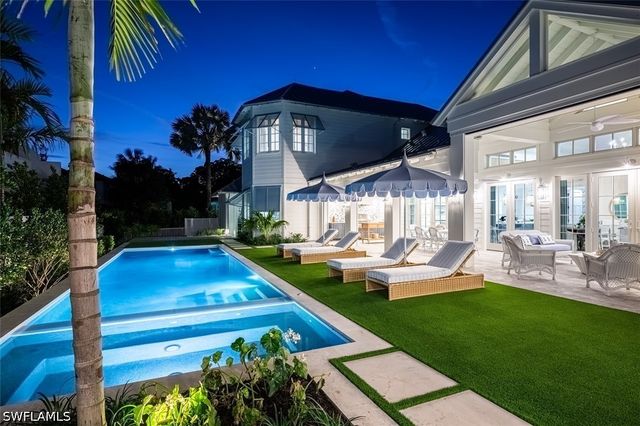 266 15TH AVE S, Naples, FL 34102